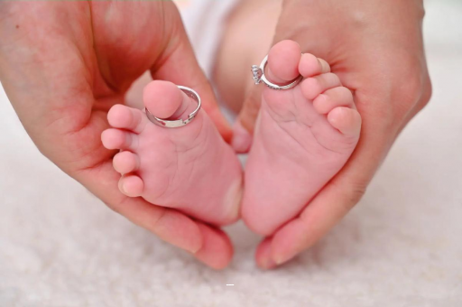 陵水怎么给宝宝称体重